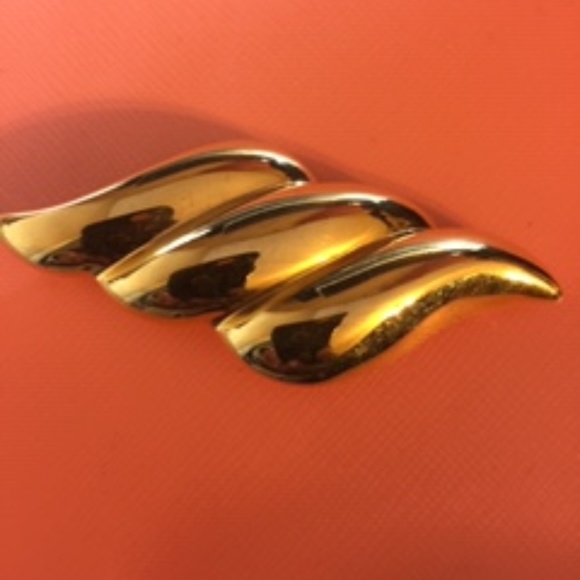 Signed Napier Pin Brooch Shiny Gold Tone - Picture 2 of 6